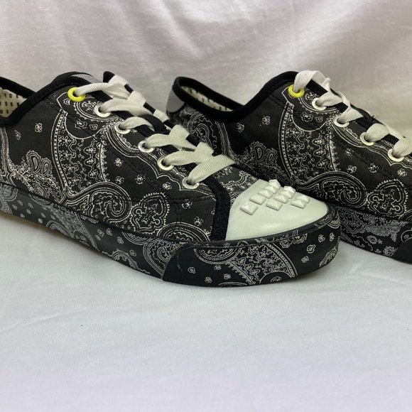 DKNY BARBARA STUDS SNEAKERS **VERY RARE** - Picture 5 of 9